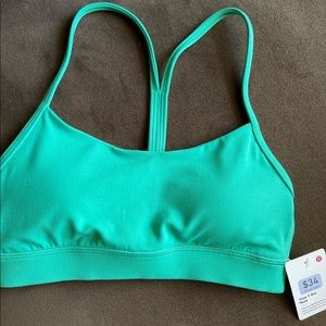 Lululemon sports bra. Flow Y Bra Nulu. New with tags